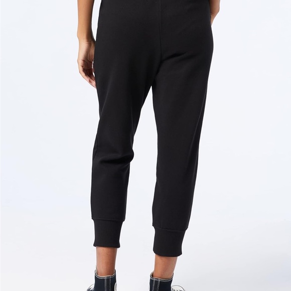 Amazon Essentials Women's Sz XXL Fleece Capri Jogger Sweatpant black new - Picture 4 of 6